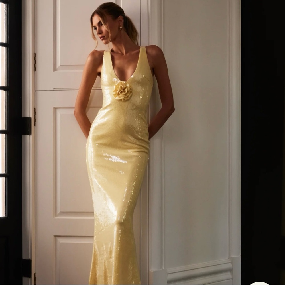 Meshki Eliza Rose Sequin Maxi Dress - Lemon Size M